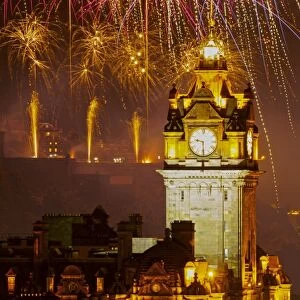UK, Scotland, Lothian, Edinburgh, Fringe Festival Virgin Money Fireworks viewed