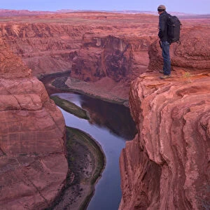 USA, Arizona, Colorado Plateau, Glen Canyon National Recreation Area, Man with backpack