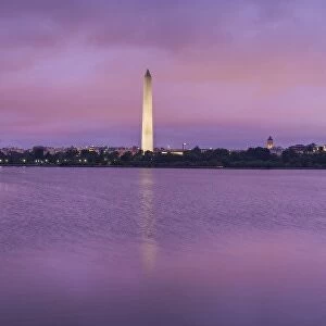 USA, District of Columbia, Washington, Tidal Basin with Washington Monument and Jefferson