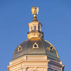 USA, New England, New Hampshire, Concord, New Hampshire State House, dawn