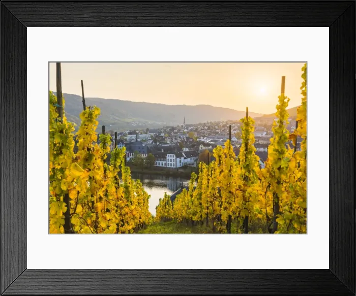 Framed Print : Bernkastel-Kues, Bernkastel-Wittlich district, Rhineland-Palatinate, Germany Framed Print : Bernkastel-Kues, Bernkastel-Wittlich district, Rhineland-Palatinate, Germany