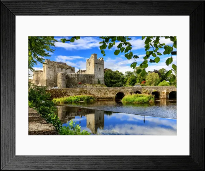 Framed Print : Europe, Ireland, Caher, Tipperary, medieval town of Caher with fortress and bridge