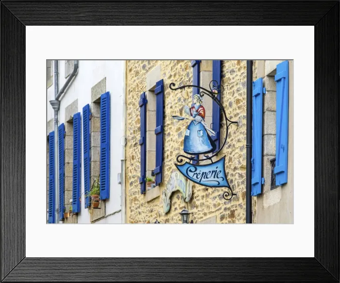 Framed Print : France, Brittany (Bretagne), Morbihan department, Rochefort-en-Terre Framed Print : France, Brittany (Bretagne), Morbihan department, Rochefort-en-Terre