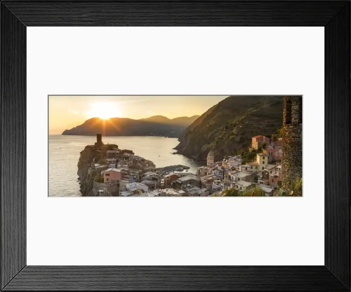 Framed Print : Italy. Liguria. Parco Nazionale delle Cinque Terre. La Spezia district Cinque Terre Framed Print : Italy. Liguria. Parco Nazionale delle Cinque Terre. La Spezia district Cinque Terre