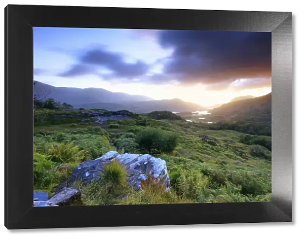 Europe, Ireland, Wild Atlantic Way, Ring of Kerry, sunrise at Ladys view viewpoint