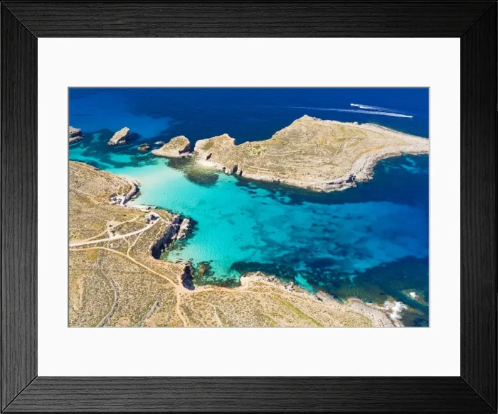 Framed Print : Malta, Gozo Region, Comino. Aerial view of the azure coloured waters of the Blue