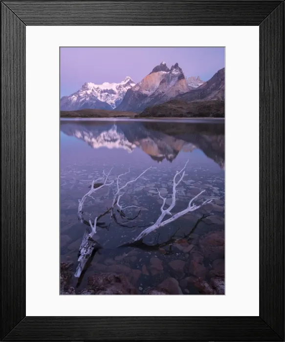 Framed Print : South America, Andes, Patagonia, Torres del Paine National Park, first light and Cuernos Framed Print : South America, Andes, Patagonia, Torres del Paine National Park, first light and Cuernos