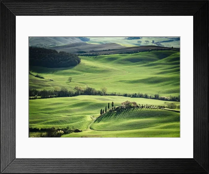 Framed Print : Tuscany, spring landscape, rolling hills at sunset, Val d Orcia, Italy Framed Print : Tuscany, spring landscape, rolling hills at sunset, Val d Orcia, Italy