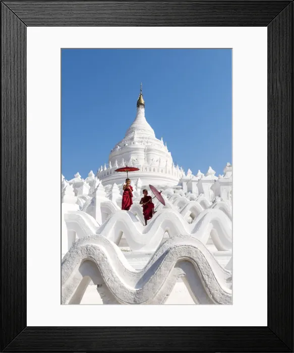 Framed Print : Two Buddhist novice monks on the white pagoda of Hsinbyume (Myatheindan) paya temple