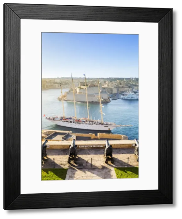 Framed Print : Malta, South Eastern Region, Valletta. The view across Grand Harbour to Fort St Angelo Framed Print : Malta, South Eastern Region, Valletta. The view across Grand Harbour to Fort St Angelo