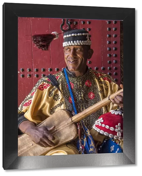 Africa, Morocco, Marrakesh, Medina, A gouda musician