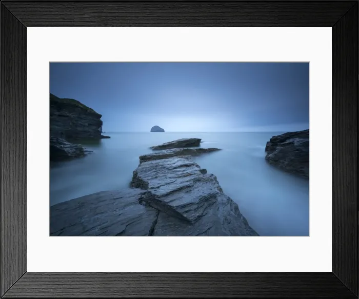 Framed Print : Moody overcast conditions at Trebarwith Strand in North Cornwall, England