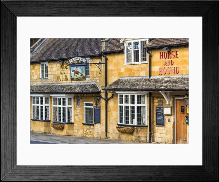 Framed Print : Cotswold stone-built The Horse and Hound inn in the Cotswold village of Broadway Framed Print : Cotswold stone-built The Horse and Hound inn in the Cotswold village of Broadway