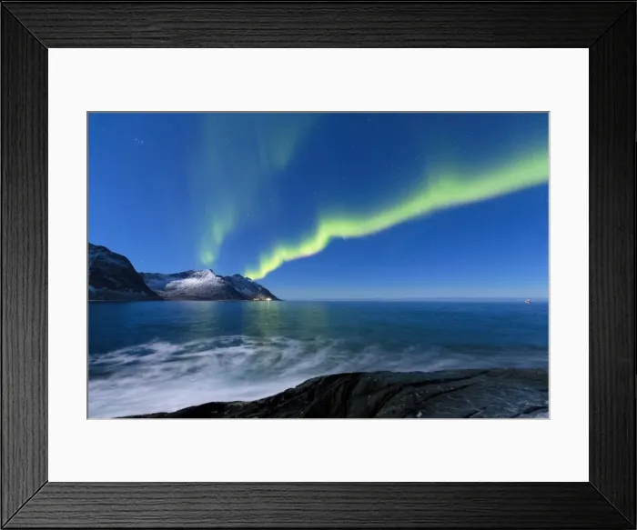Framed Print : Northern lights above Steinfjorden. Tungeneset, Ersfjorden, Senja, Norway, Europe Framed Print : Northern lights above Steinfjorden. Tungeneset, Ersfjorden, Senja, Norway, Europe