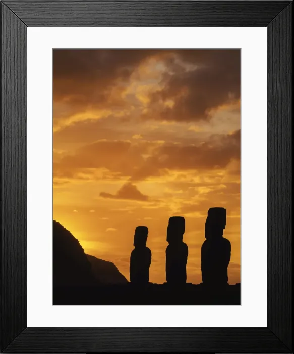 Framed Print : Moais in Ahu Tongariki at sunrise, Rapa Nui National Park, Easter Island, Chile Framed Print : Moais in Ahu Tongariki at sunrise, Rapa Nui National Park, Easter Island, Chile