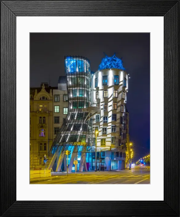 Framed Print : Czech Republic, Prague, Nove Mesto (New Town). Dancing House, Tancici dum, at night Framed Print : Czech Republic, Prague, Nove Mesto (New Town). Dancing House, Tancici dum, at night