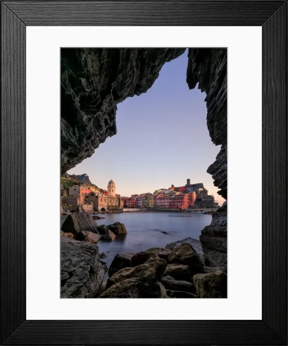 Framed Print : Vernazza, Cinque Terre, Liguria, Italy Framed Print : Vernazza, Cinque Terre, Liguria, Italy