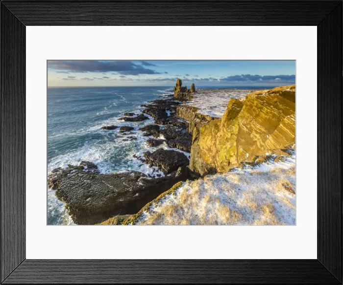 Framed Print : Panoramic view of the Londrangar sea stacks, Snaefellsness peninsula, western Iceland Framed Print : Panoramic view of the Londrangar sea stacks, Snaefellsness peninsula, western Iceland