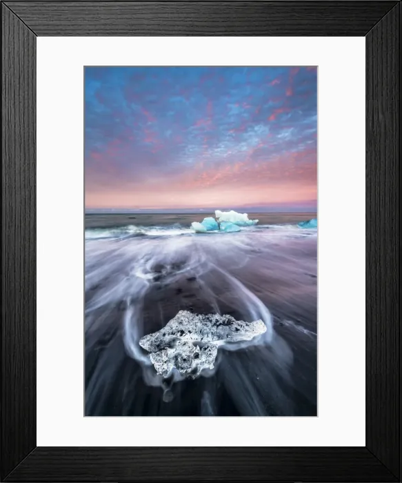 Framed Print : Jokulsarlon glacier lagoon, East Iceland. Blocks of ice on the black beach