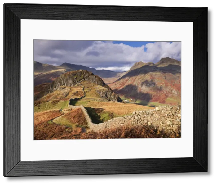 Framed Print : Drystone wall on Lingmoor Fell looking towards Side Pike and the Langdale Valley Framed Print : Drystone wall on Lingmoor Fell looking towards Side Pike and the Langdale Valley