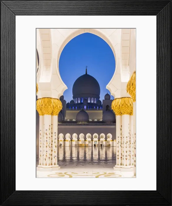 Framed Print : Night view of the inner courtyard of Sheikh Zayed Mosque, Abu Dhabi, United Arab Emirates Framed Print : Night view of the inner courtyard of Sheikh Zayed Mosque, Abu Dhabi, United Arab Emirates