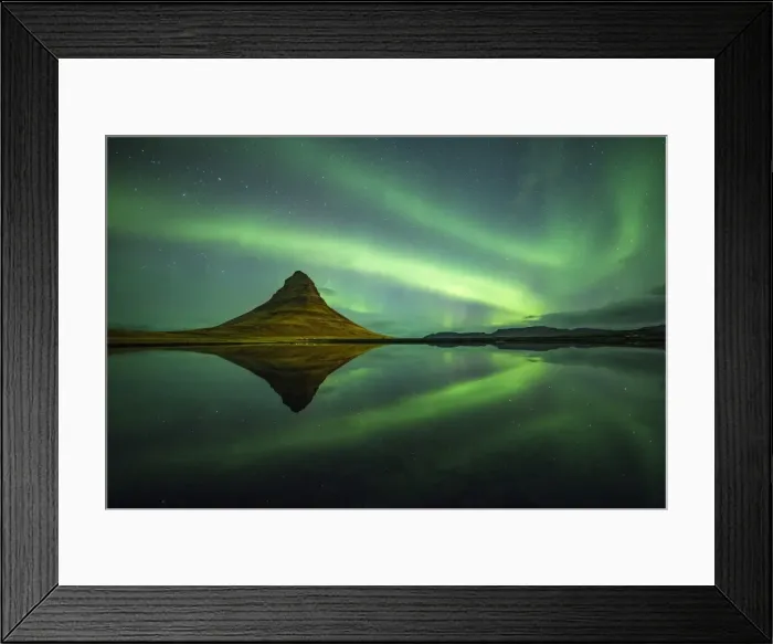 Framed Print : Northern lights above Kirkjufell Mountain, Snaefellsnes peninsula, Western Iceland