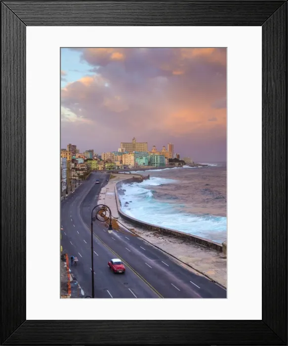Framed Print : The Malecon looking towards Vedado, Havana, Cuba Framed Print : The Malecon looking towards Vedado, Havana, Cuba