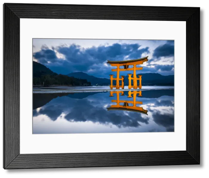 Framed Print : The great Torii of Miyajima island, Hiroshima Prefecture, Japan Framed Print : The great Torii of Miyajima island, Hiroshima Prefecture, Japan