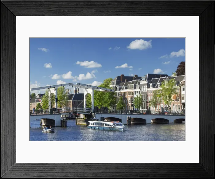 Framed Print : Skinny Bridge (Magere Brug) on Amstel River, Amsterdam, Netherlands Framed Print : Skinny Bridge (Magere Brug) on Amstel River, Amsterdam, Netherlands