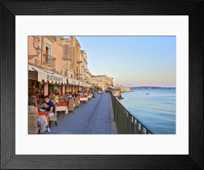Framed Print : Restaurant, Ortygia, Syracuse, Sicily, Italy