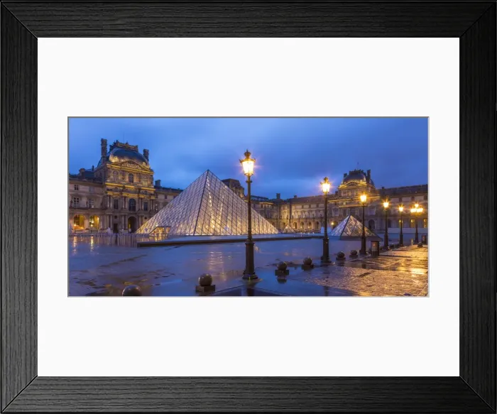 Framed Print : Pyramide du Louvre, Le Louvre, Paris, France Framed Print : Pyramide du Louvre, Le Louvre, Paris, France