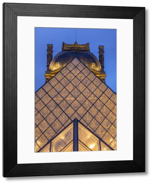 Framed Print : Pyramide du Louvre, Le Louvre, Paris, France Framed Print : Pyramide du Louvre, Le Louvre, Paris, France