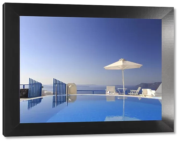 Greece, Cyclades, Santorini, Firostefani, Luxury Accomodation with infinity pool