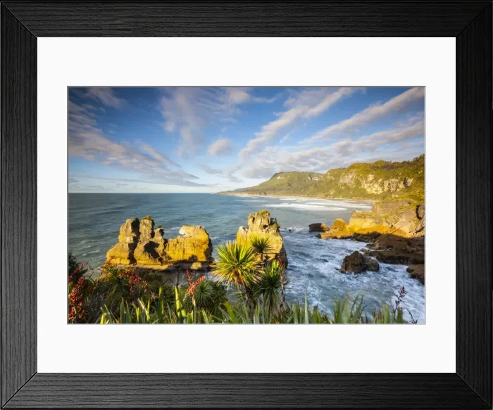 Framed Print : The coast at Punakaiki, West Coast, South Island, New Zealand Framed Print : The coast at Punakaiki, West Coast, South Island, New Zealand