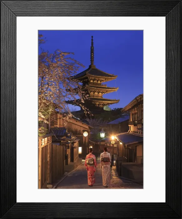 Framed Print : Japan, Kyoto, Historic Higashiyama district, To-ji Pagoda Framed Print : Japan, Kyoto, Historic Higashiyama district, To-ji Pagoda