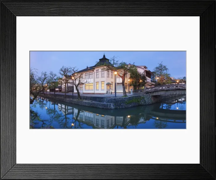 Framed Print : Japan, Okayama Prefecture, Kurashiki, traditional buildings in the Historic Bikan Quarter Framed Print : Japan, Okayama Prefecture, Kurashiki, traditional buildings in the Historic Bikan Quarter