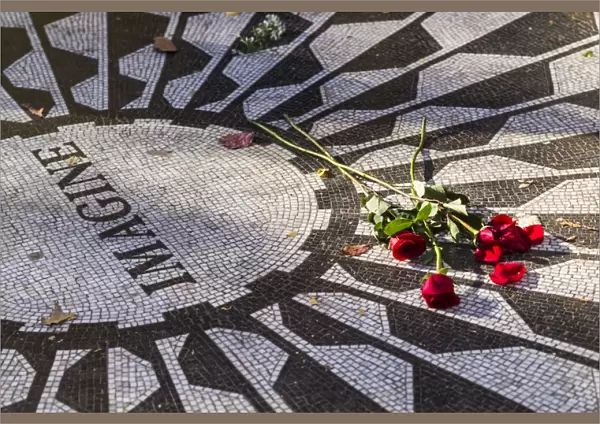 USA, New York, New York City, Central Park, Strawberry Fields, memorial to John Lennon