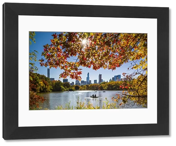 USA, New York, New York City, Central Park, rowing on The Lake, autumn