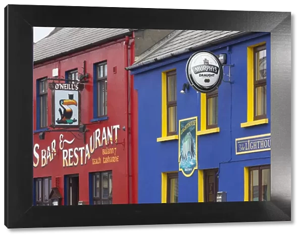 Ireland, County Cork, Beara Peninsula, Ring of Beara, Allihies, O Neills Pub, exterior