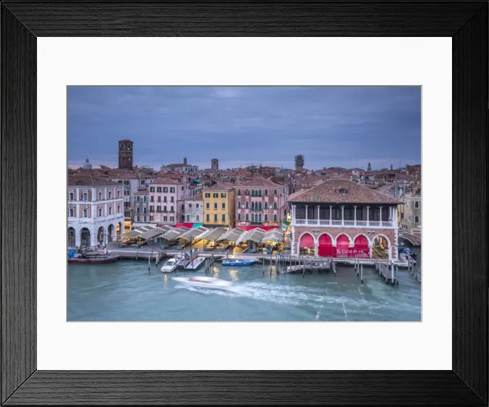 Framed Print : Mercati di Rialto (Rialto market) & Grand Canal, Venice, Italy Framed Print : Mercati di Rialto (Rialto market) & Grand Canal, Venice, Italy