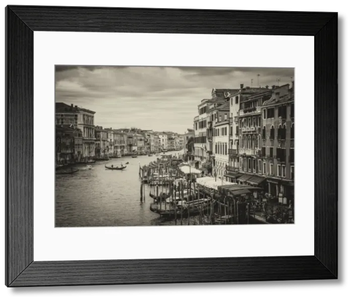 Framed Print : Grand Canal by the Rialto bridge, Venice, Italy Framed Print : Grand Canal by the Rialto bridge, Venice, Italy