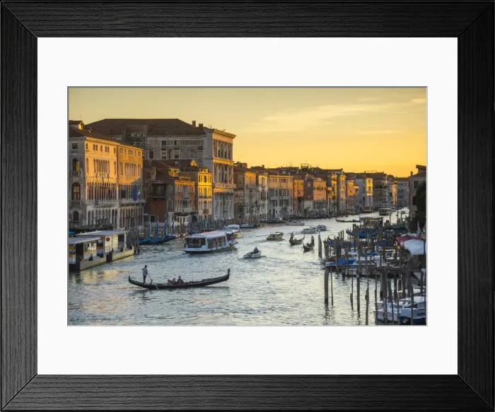 Framed Print : Grand Canal near the Rialto bridge, Venice, Italy Framed Print : Grand Canal near the Rialto bridge, Venice, Italy