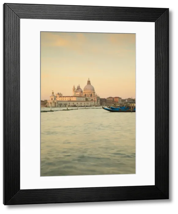 Framed Print : Basilica di Santa Maria della Salute, Venice, Italy Framed Print : Basilica di Santa Maria della Salute, Venice, Italy