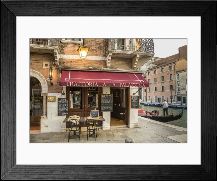 Framed Print : Rio Tera San Leonardo, Venice, Italy Framed Print : Rio Tera San Leonardo, Venice, Italy