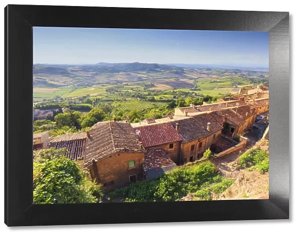 Italy, Tuscany, Siena district, Val di Chiana, Montepulciano, view from ramparts