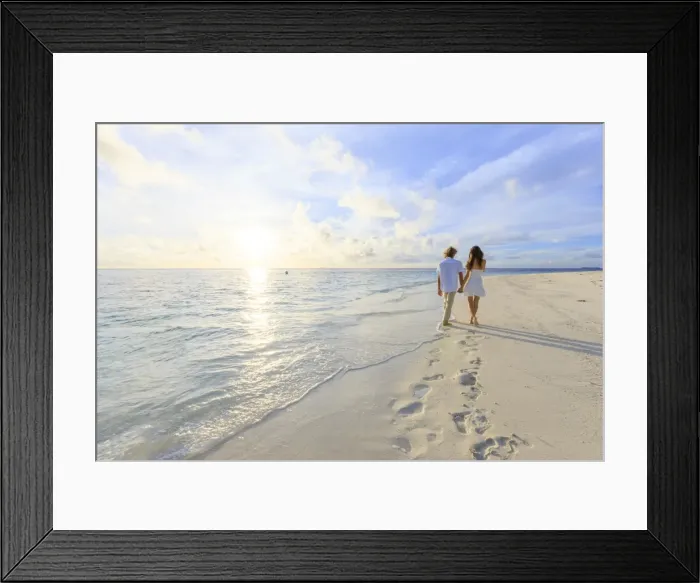 Framed Print : Maldives, South Ari Atoll, Thudufushi Island, Diamonds Thudufushi Resort, couple Framed Print : Maldives, South Ari Atoll, Thudufushi Island, Diamonds Thudufushi Resort, couple