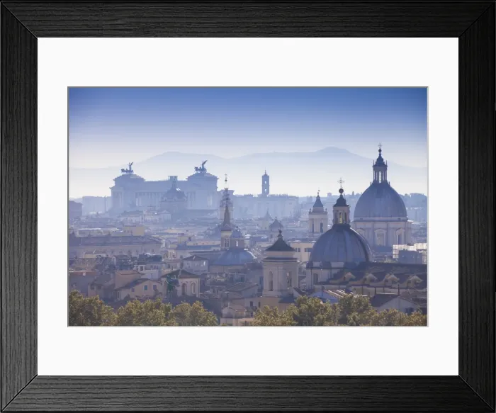 Framed Print : Italy, Lazio, Rome, View looking towards Vittorio Emanuele II Monument