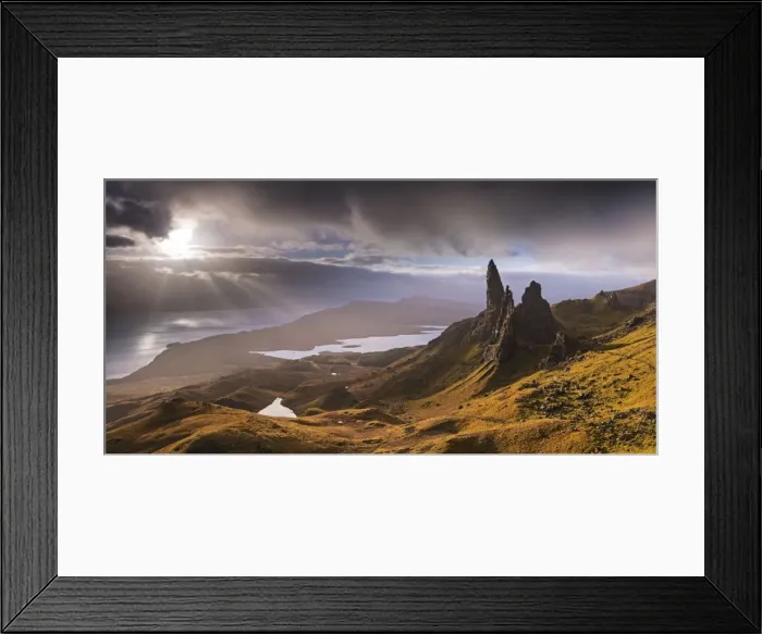 Framed Print : Dramatic light on the Old Man of Storr, Isle of Skye, Scotland. Autumn (November) Framed Print : Dramatic light on the Old Man of Storr, Isle of Skye, Scotland. Autumn (November)
