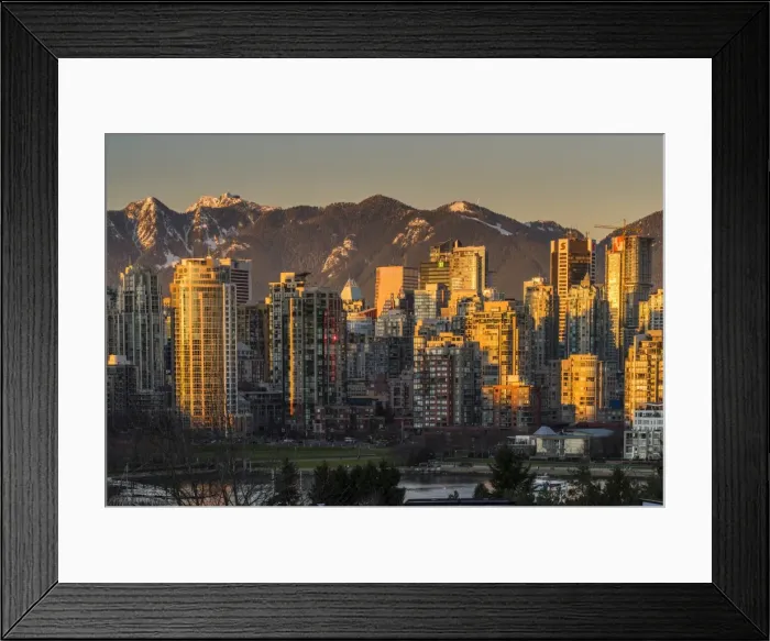 Framed Print : Downtown skyline with snowy mountains behind at sunset, Vancouver, British Columbia Framed Print : Downtown skyline with snowy mountains behind at sunset, Vancouver, British Columbia