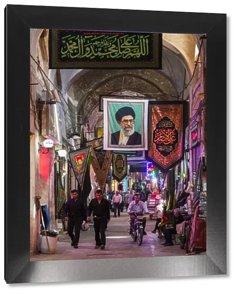 Iran, Central Iran, Esfahan, Bazar-e Bozorg market, interior